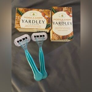 Soap and razor bundle